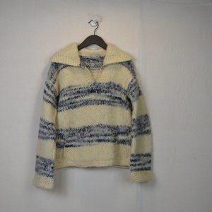 HAND MADE CHUKY  KNIT  WOOL SWEATER SIZE MEDIUM CROPPED